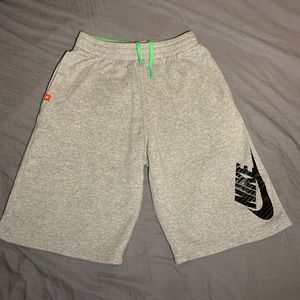 Boys Nike tech Green and gray shorts